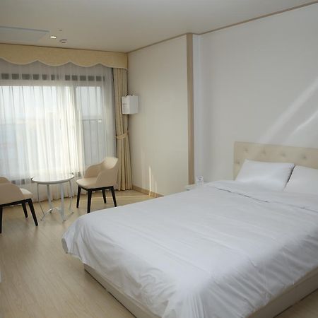 Daebudo Tourist Hotel อันซัน ภายนอก รูปภาพ
